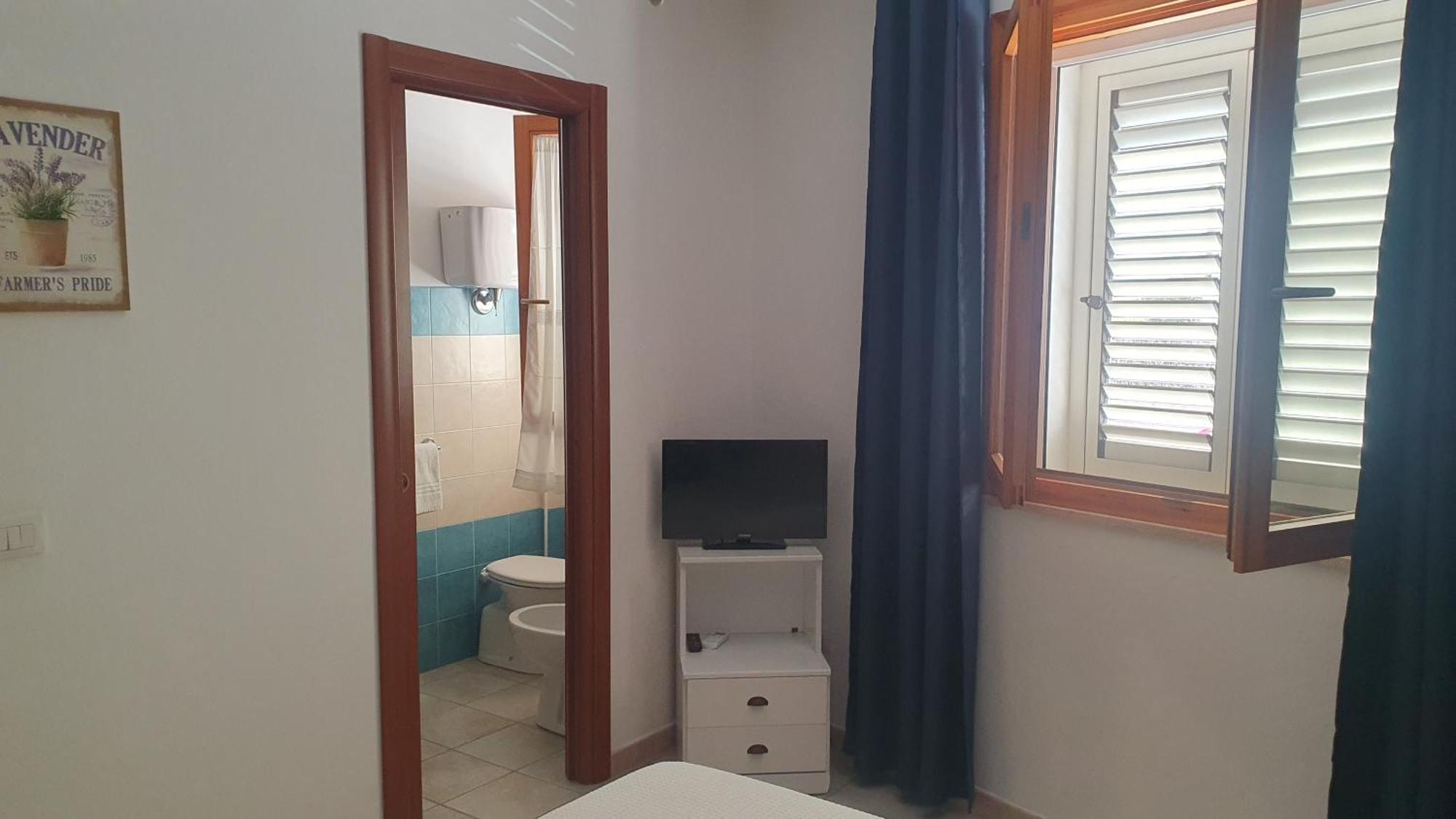 Blue Dolphin Guest House Alghero Ngoại thất bức ảnh